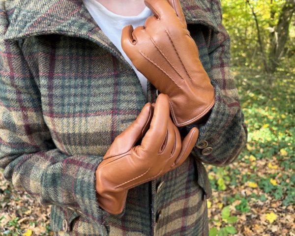 Women's cognac brown lambskin winter gloves with cashmere lining