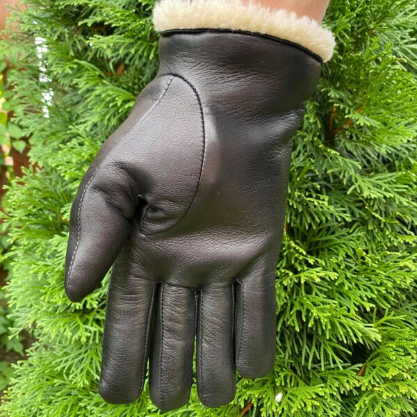 balck leather gloves with lambfur lining